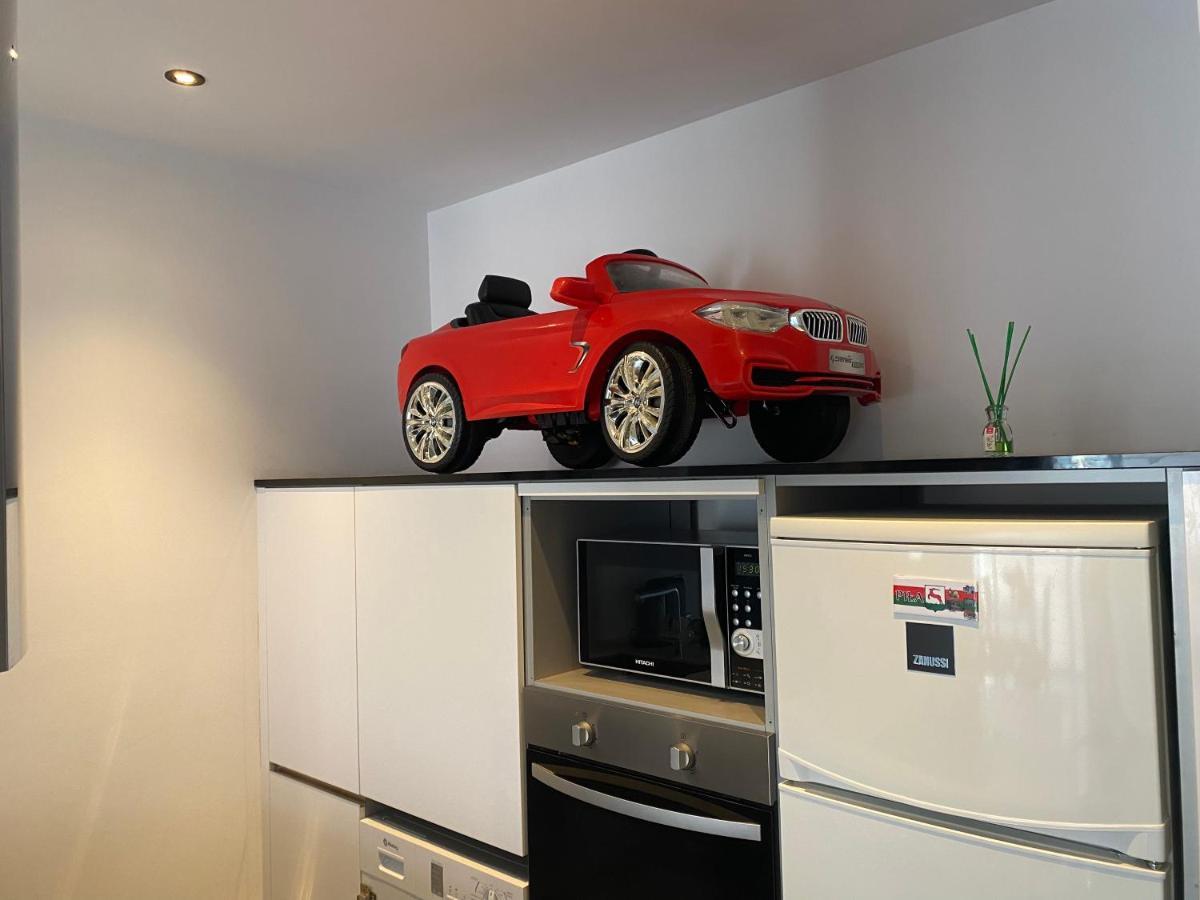 Apartamento En Madrid Rio Con Parking Gratuito Bagian luar foto