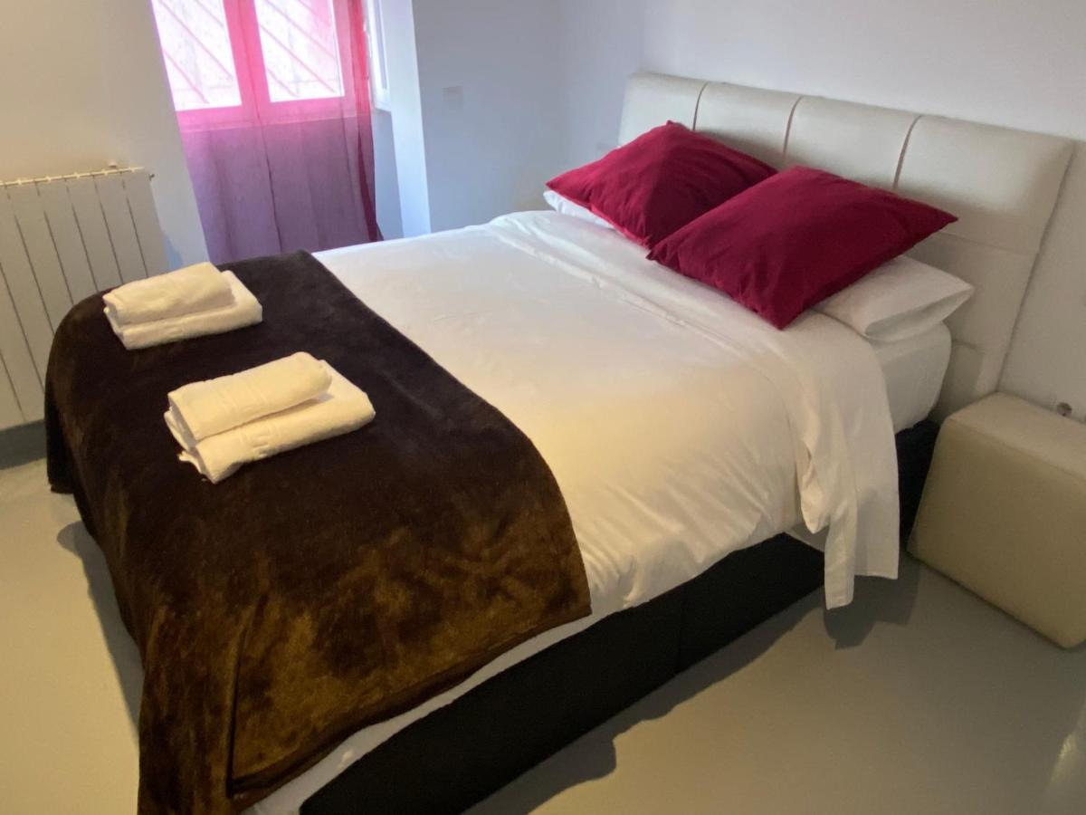 Apartamento En Madrid Rio Con Parking Gratuito Bagian luar foto