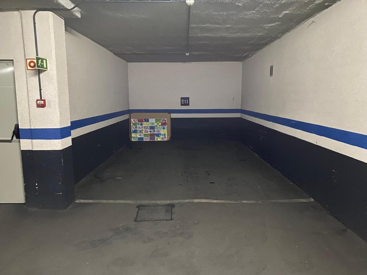 Apartamento En Madrid Rio Con Parking Gratuito Bagian luar foto